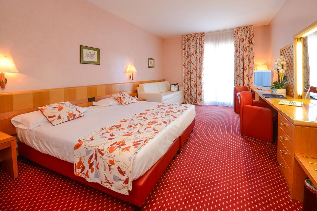 Hotel Oliveto Desenzano del Garda Ngoại thất bức ảnh