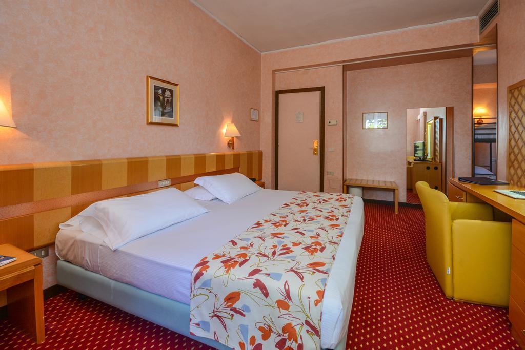 Hotel Oliveto Desenzano del Garda Ngoại thất bức ảnh