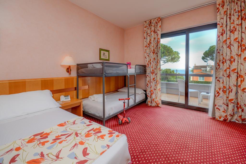Hotel Oliveto Desenzano del Garda Ngoại thất bức ảnh