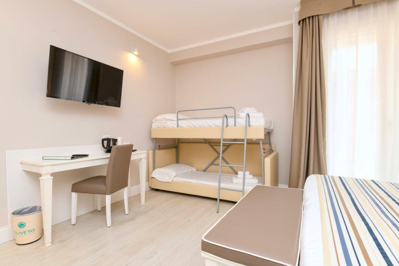 Hotel Oliveto Desenzano del Garda Ngoại thất bức ảnh